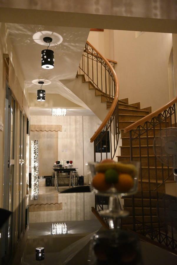 Karythia Villa Pyla Bagian luar foto